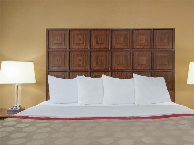 Ramada By Wyndham Columbus North Hotel Westerville Bagian luar foto