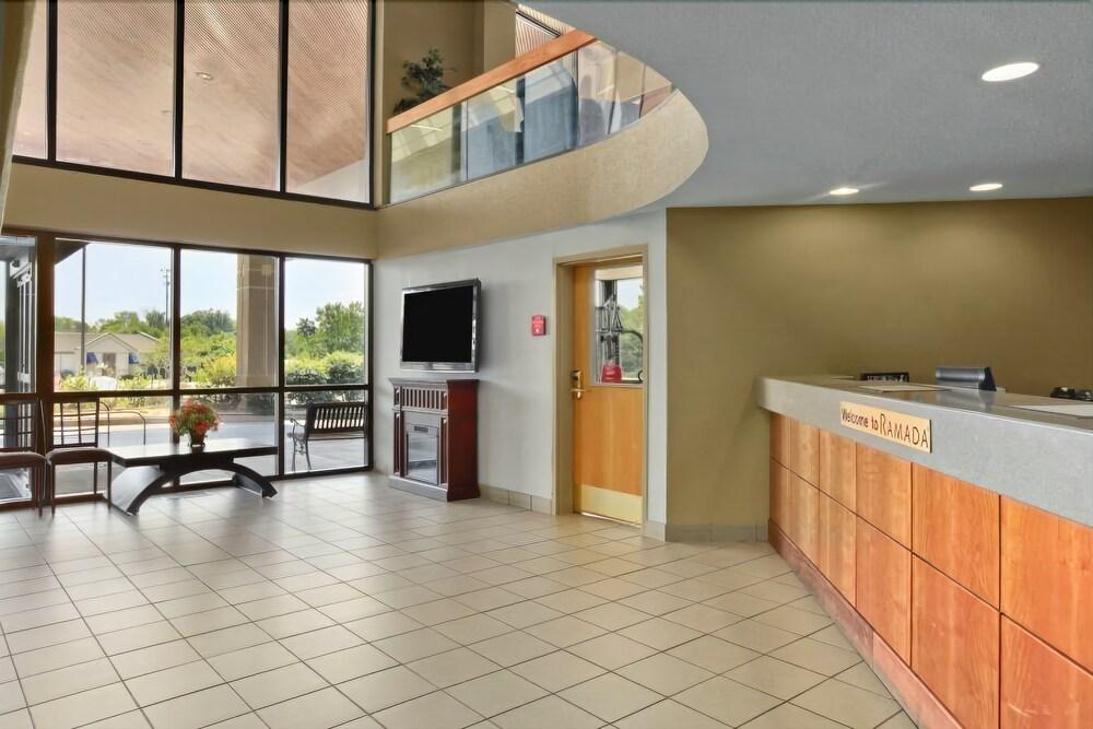 Ramada By Wyndham Columbus North Hotel Westerville Bagian luar foto