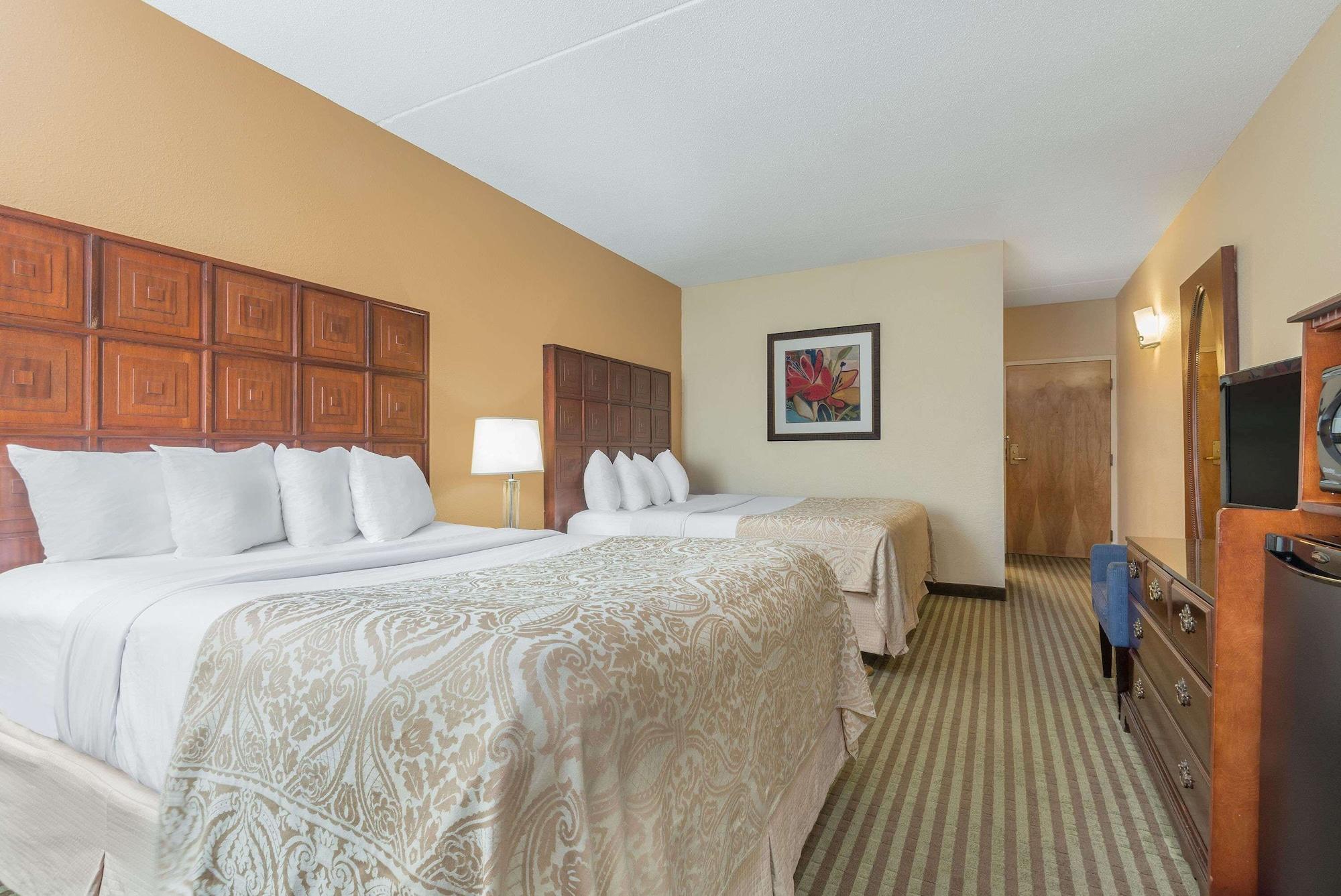 Ramada By Wyndham Columbus North Hotel Westerville Bagian luar foto