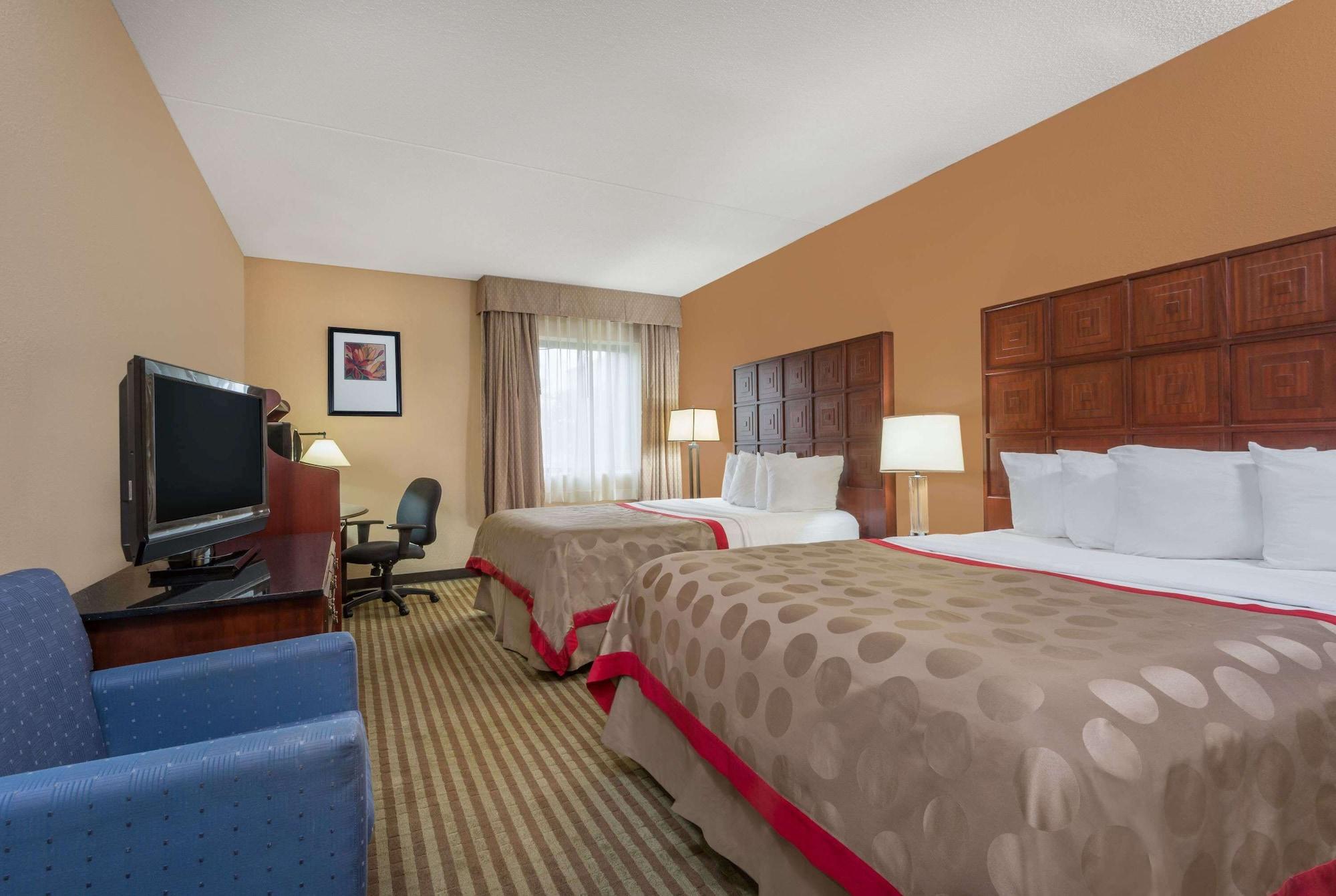 Ramada By Wyndham Columbus North Hotel Westerville Bagian luar foto