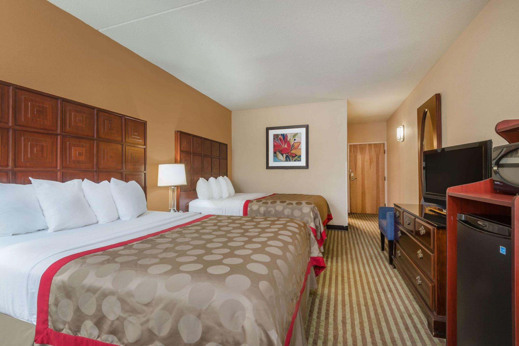 Ramada By Wyndham Columbus North Hotel Westerville Bagian luar foto