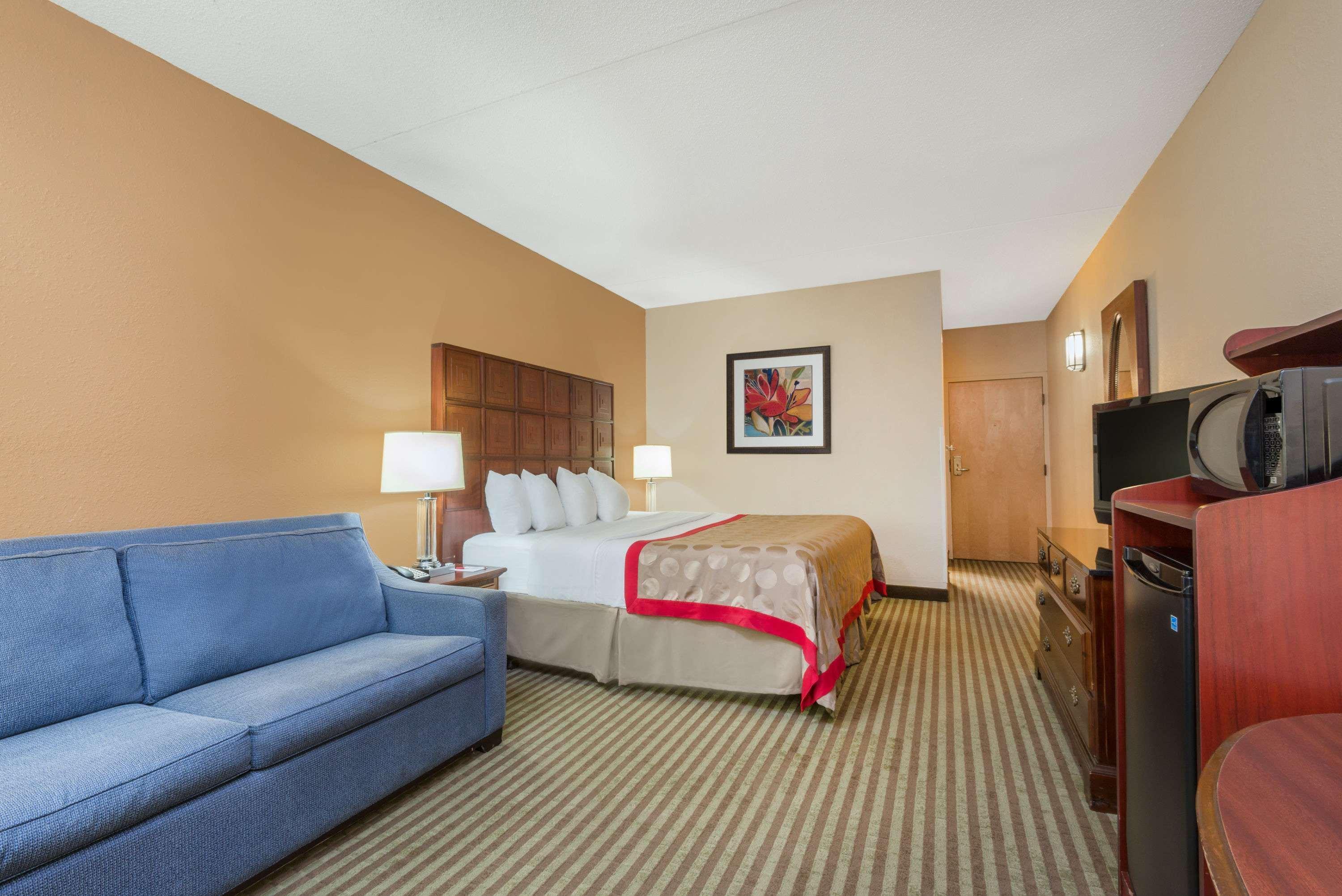 Ramada By Wyndham Columbus North Hotel Westerville Bagian luar foto