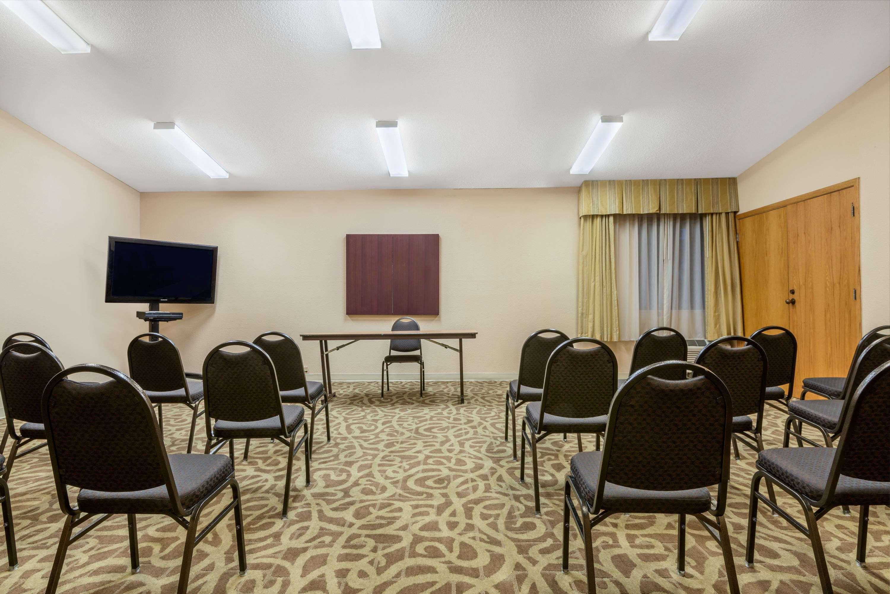 Ramada By Wyndham Columbus North Hotel Westerville Bagian luar foto