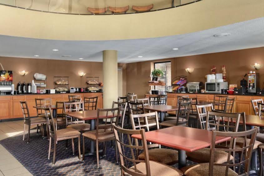 Ramada By Wyndham Columbus North Hotel Westerville Bagian luar foto